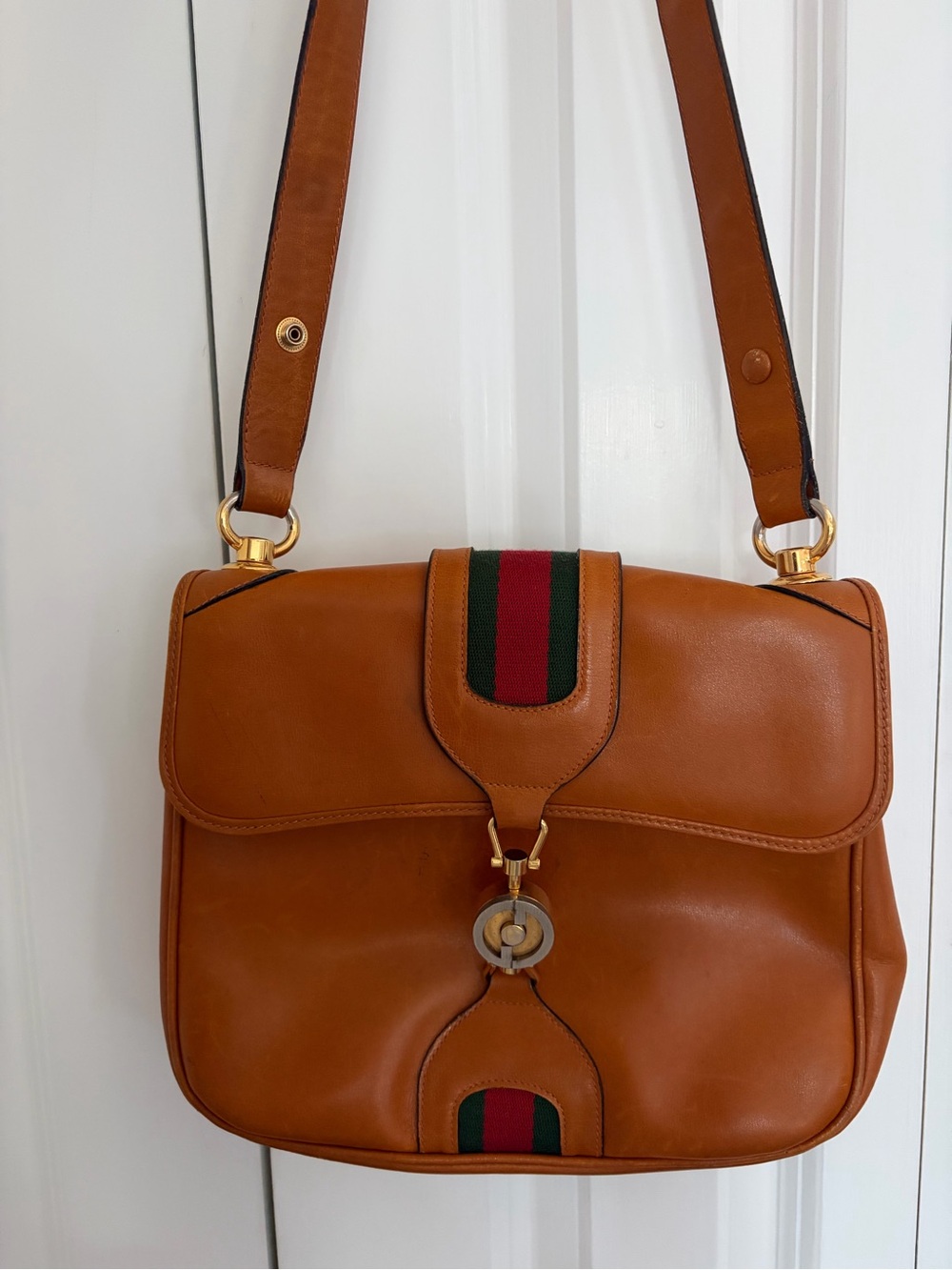 Vintage Gucci bag with adjustable snap strap